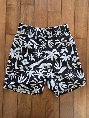 H&M Boys Black and White Floral Print Shorts Size 12-13